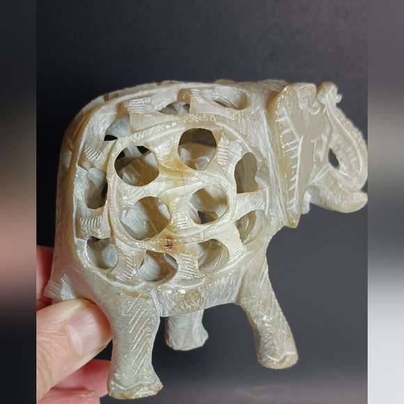 4" Hand Carved Soap Stone Elephant Figure With baby Inside - Picture 7 of 7